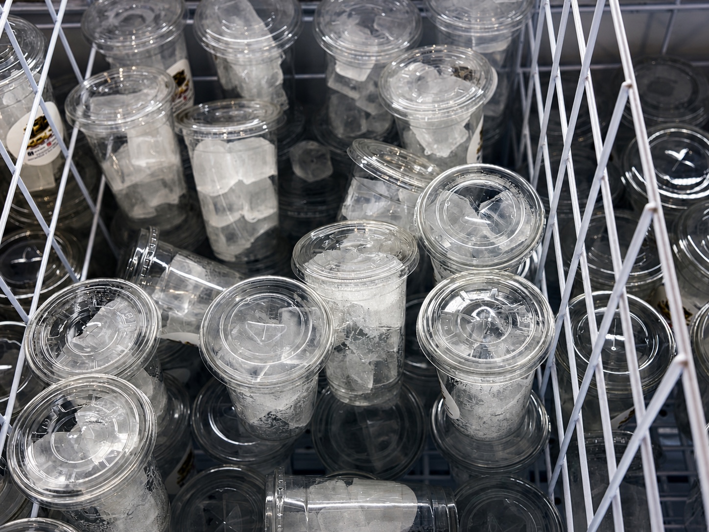 Kolde glas og is hos KOLT